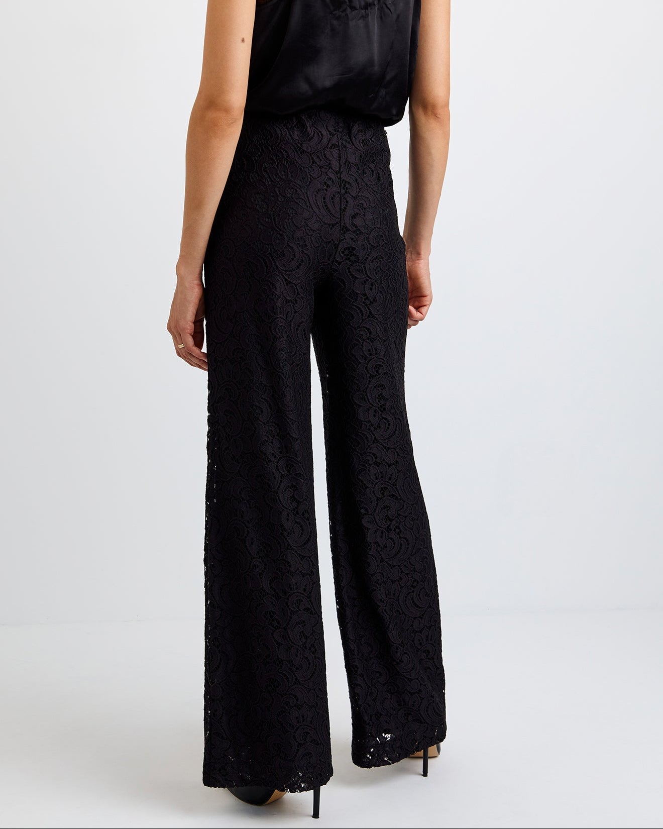 B3221-K11-300 - PULL ON STRETCH LACE PANT