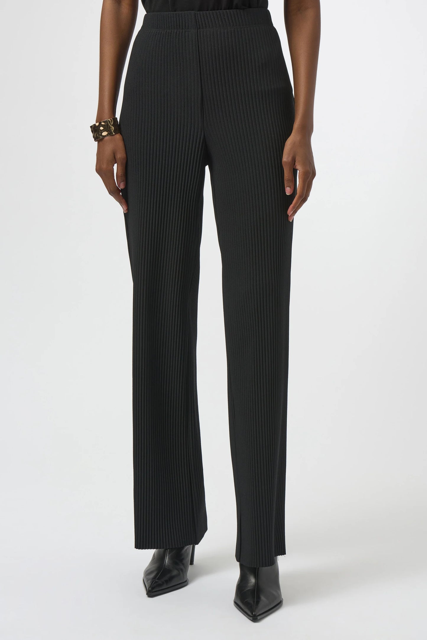 Relaxed Pleated Trousers | Black