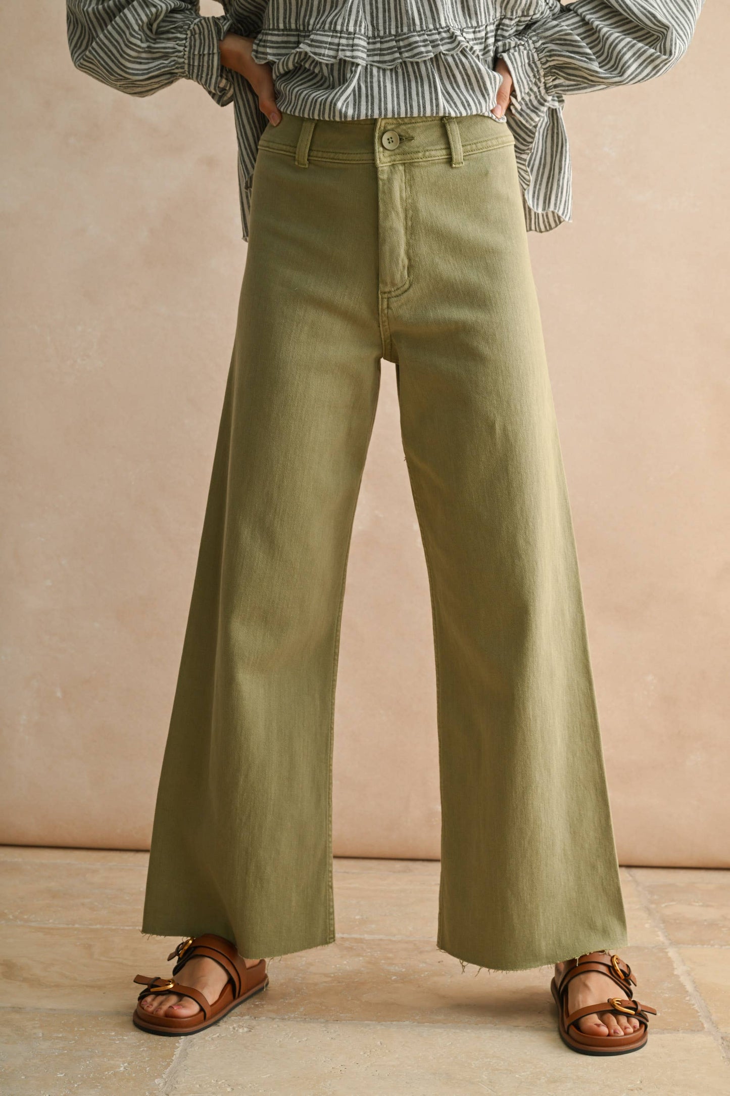 STRAIGHT WIDE LEG DENIM PANTS: MAROON