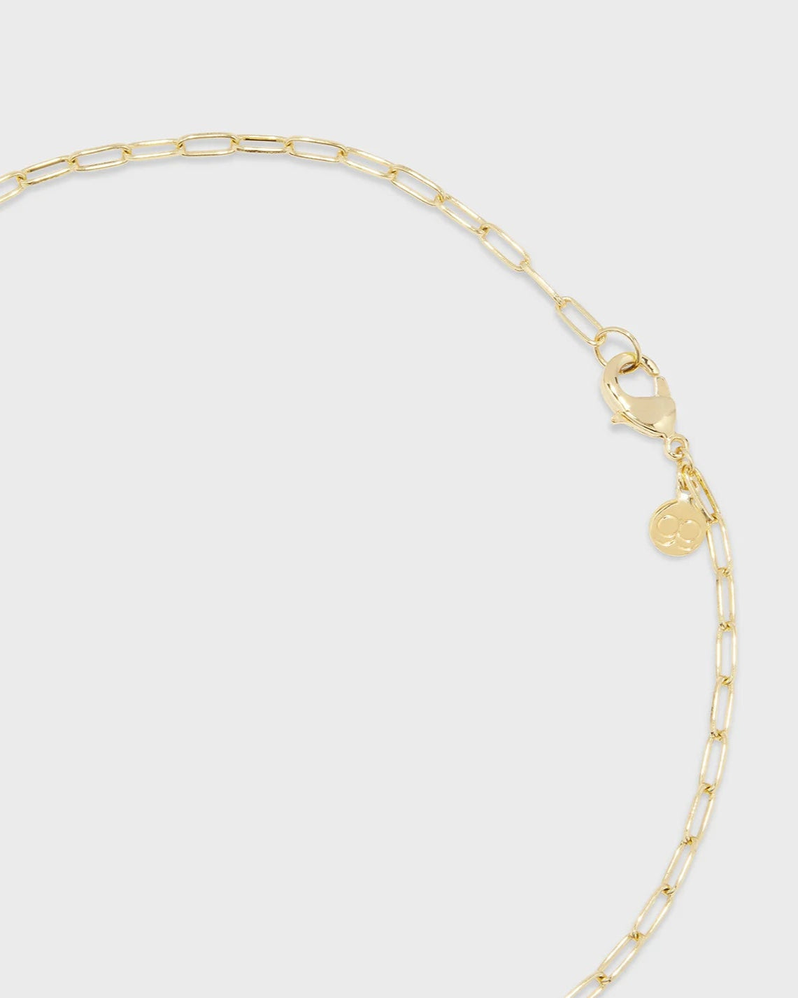 Detailed photo of the clasp on the Gorjana Reese Pearl Necklace on white background