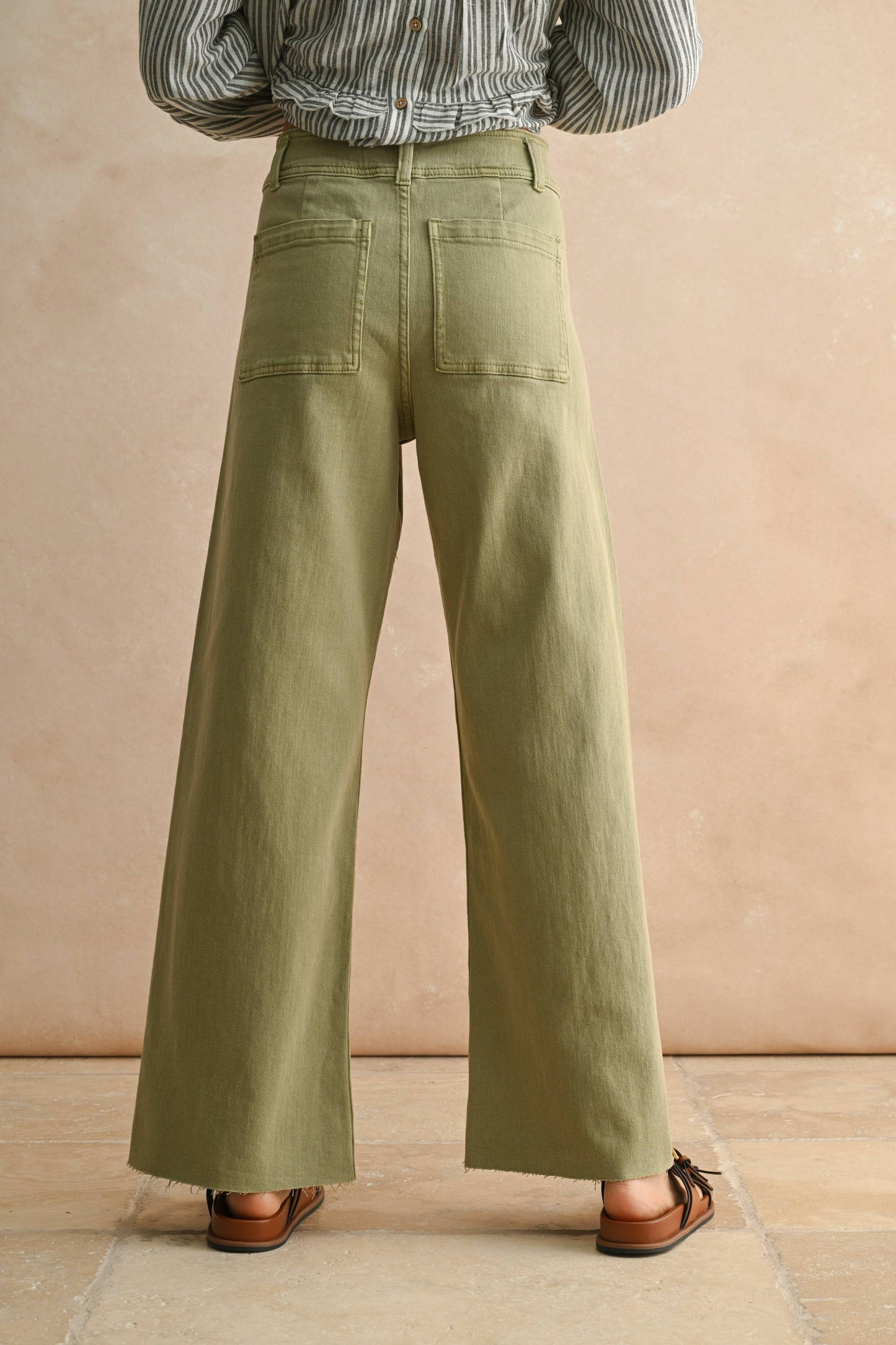 STRAIGHT WIDE LEG DENIM PANTS: MAROON
