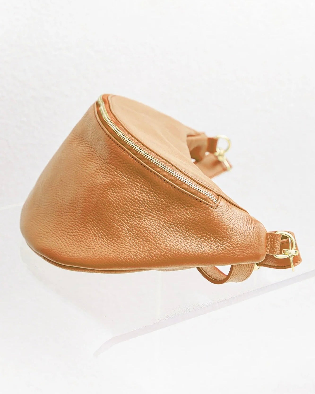 Shelly-Leather Sling Bag