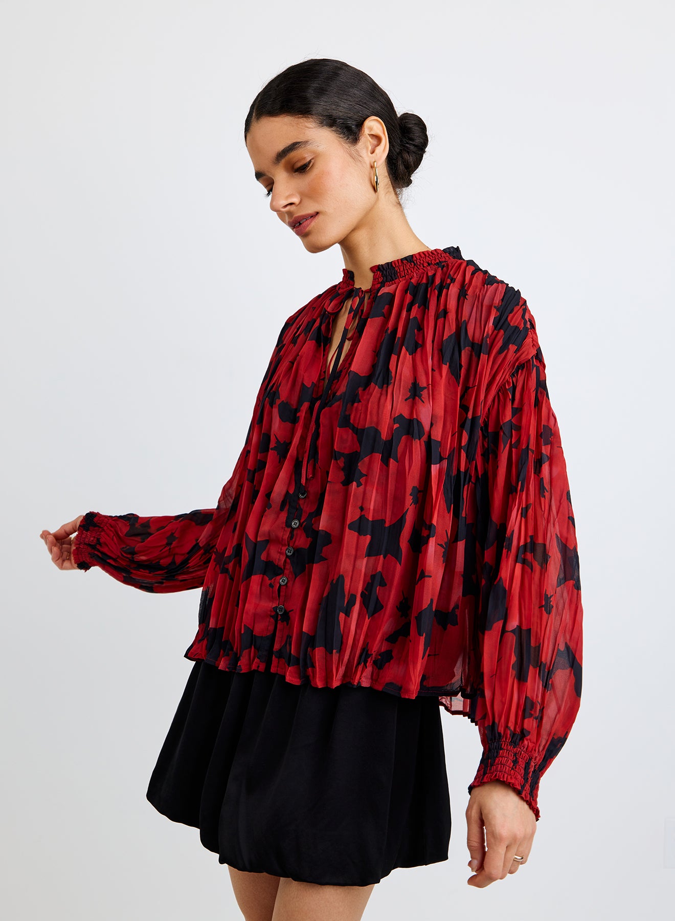 B2020-K34-300 - L/S PLEATED SMOCKED BUTTON DOWN