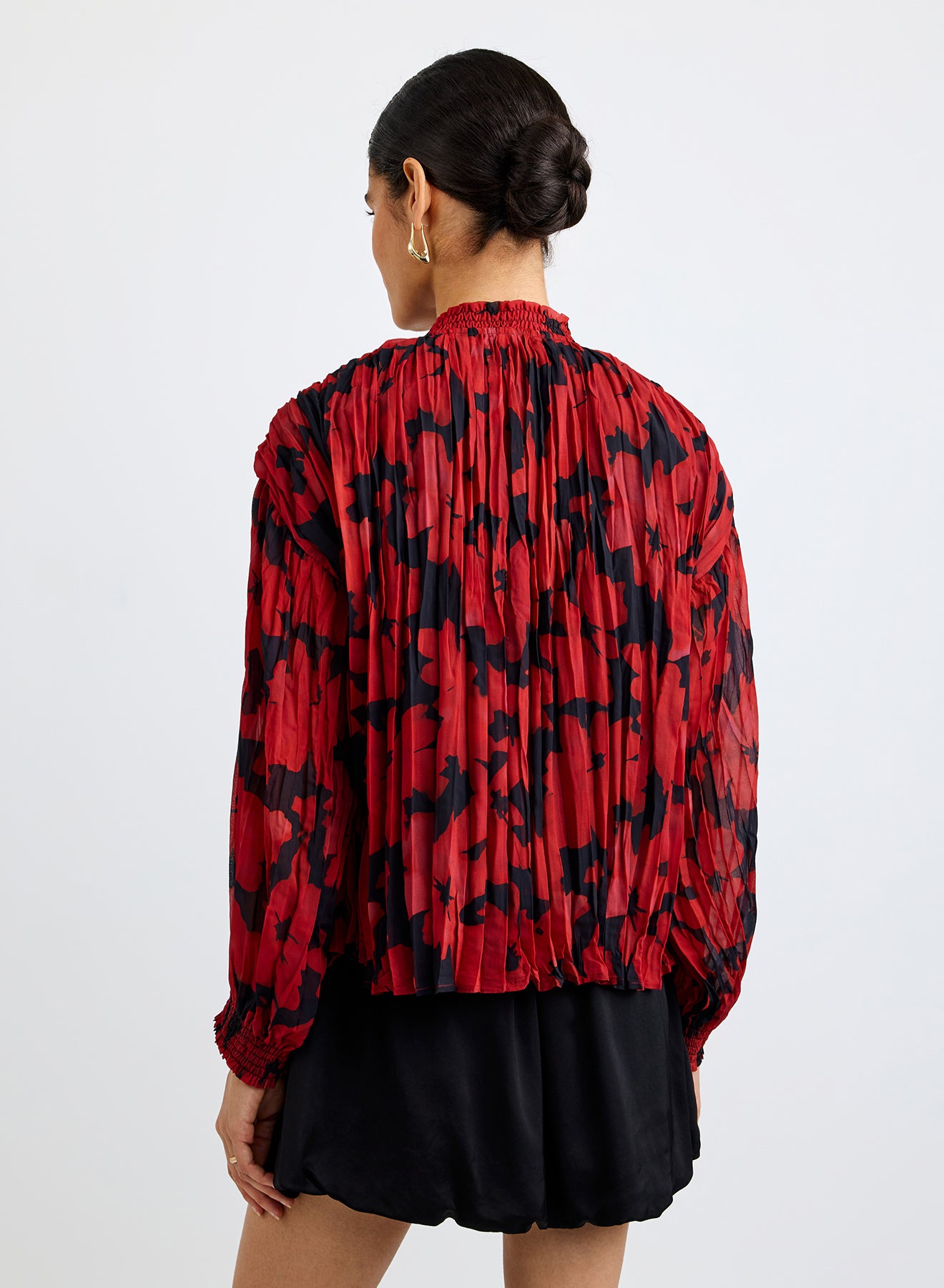 B2020-K34-300 - L/S PLEATED SMOCKED BUTTON DOWN