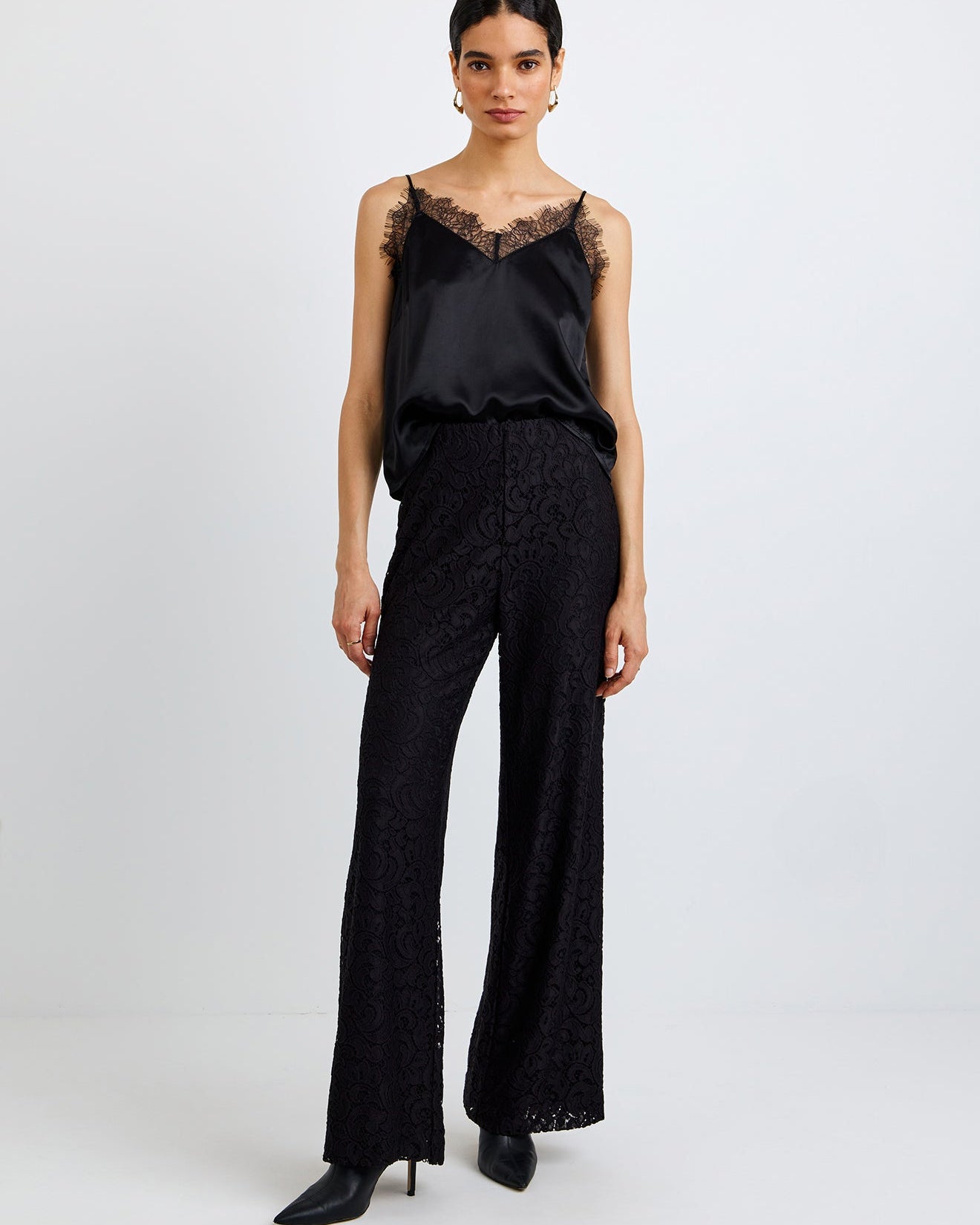 B3221-K11-300 - PULL ON STRETCH LACE PANT