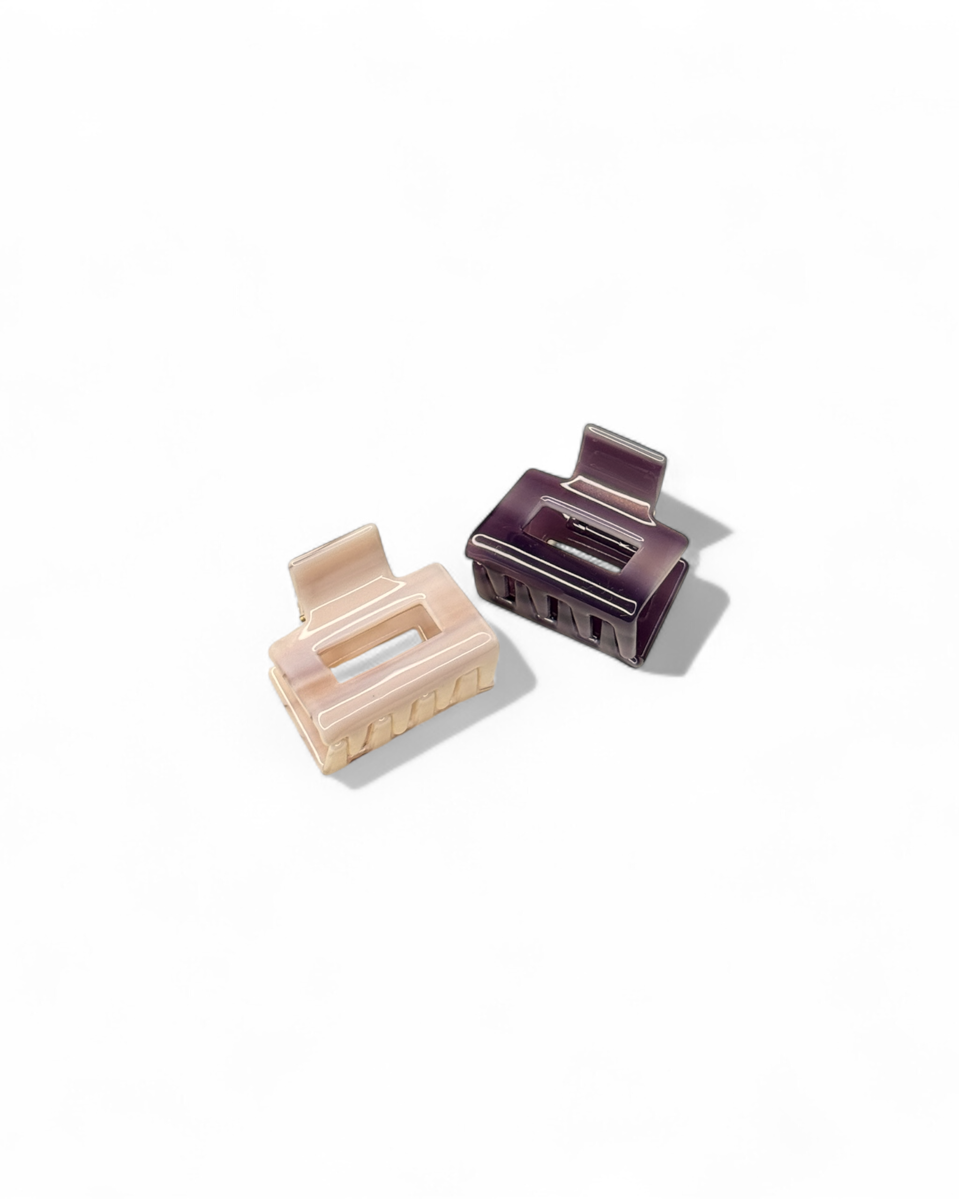 The HoneyLux Acetate Mini Square Claws clips in Mulberry on a white background