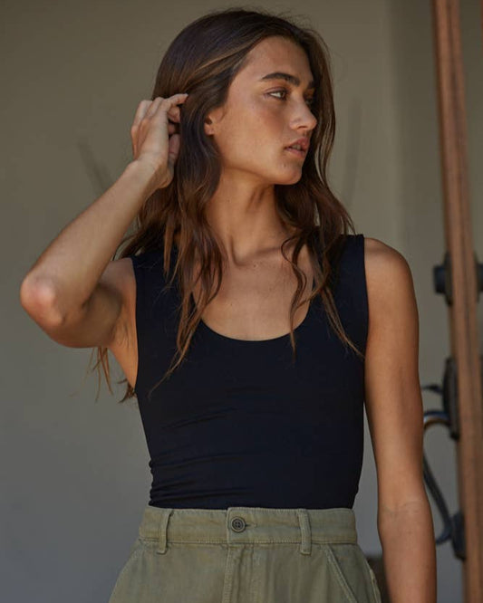 S1187N | Double Layered Seamless Top: Black / SM